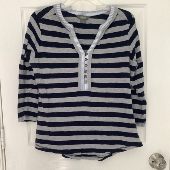 Natural Reflections Blue/Gray/White Striped Henley Size M PRE-OWNED - Picture 1 of 9